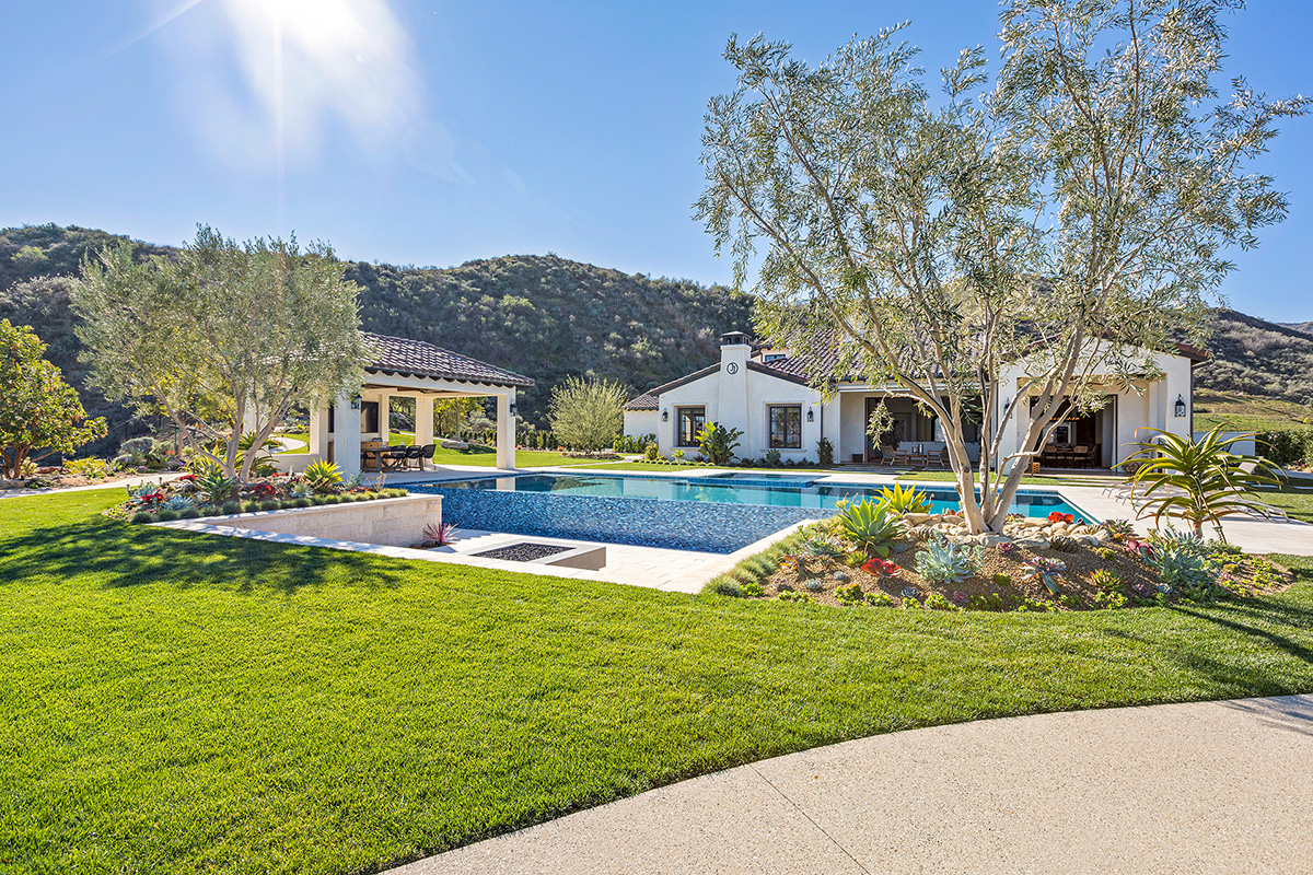 Stevenson Ranch Custom Home - EcoViews Landscape & Pavers Company